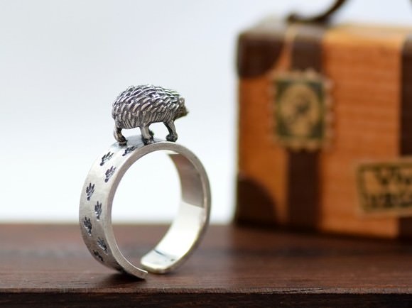 NEO STYLE ORDER 幸せを運ぶハリネズミのシルバーリング